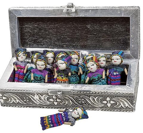 பொம்மைகளின் கதை: கவலை போக்கும் முனேகா டபினாஸ்