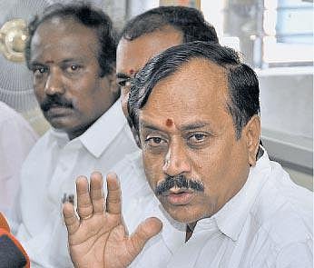 பெரியார் சிலை குறித்த சர்ச்சைப் பதிவு: ஹெச்.ராஜா வருத்தம்