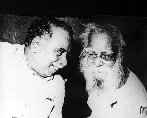 திராவிட நாடு கோரிக்கை ஏன் எழுந்தது? எதனால் கைவிடப்பட்டது?