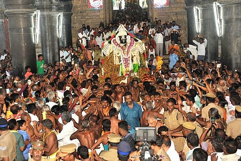 நாச்சியார் கோவிலில் கல்கருட சேவை