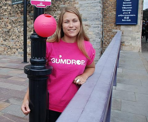 ஷூவாக மாறும் சுவிங்கம்!