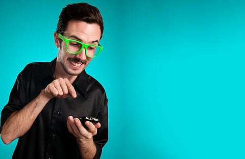 தமிழனா இருந்தா ஃபீல் பண்ணு!