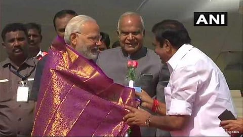 வந்தார் பிரதமர்; பறந்தன கருப்புப் பலூன்கள்: காவிரிக்காக வலுக்கும் போராட்டம்