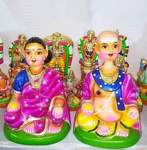 பராக்குப் பார்த்தல்: கற்றாழை விளக்கு, கதகளி பொம்மை