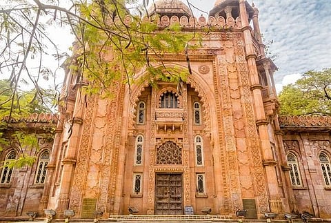 கட்டிடச் சுற்றுலா