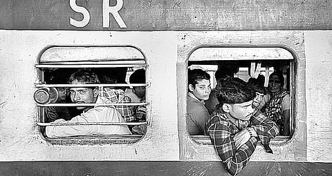 மனிதம் ஒரு ‘கிளிக்’