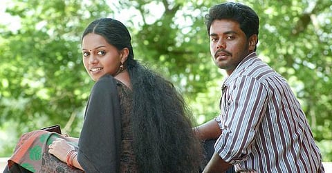 இயக்குநரின் குரல்: பார்த்தவர்கள் பாராட்டும் ‘மாய பிம்பம்’