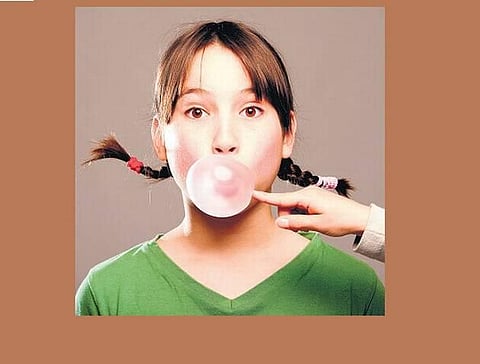 எல்லா நலமும் பெற: பற்களுக்கு நன்மை செய்யுமா சுயிங்கம்?