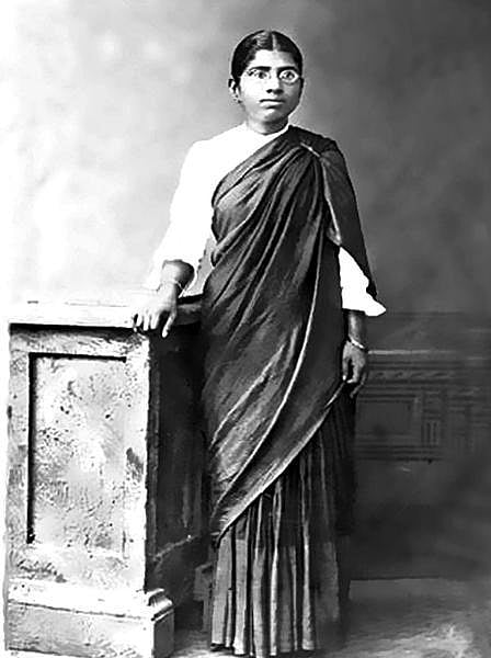 ஜூலை 1: தேசிய மருத்துவர்கள் நாள் - வேலையல்ல, சேவை!