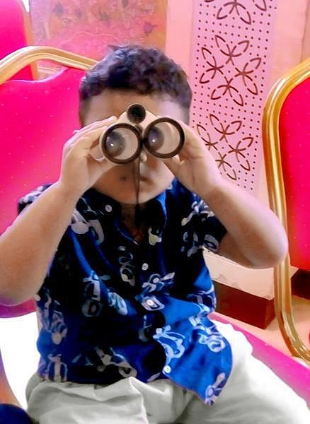 படம் நீங்க… வசனம் நாங்க…பைனாகுலர் பையன்