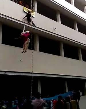 உரிய முறையில் ஏற்பாடு செய்யப்படாத பேரிடர் மேலாண்மை பயிற்சி: கீழே குதித்து உயிரிழந்த கல்லூரி மாணவி