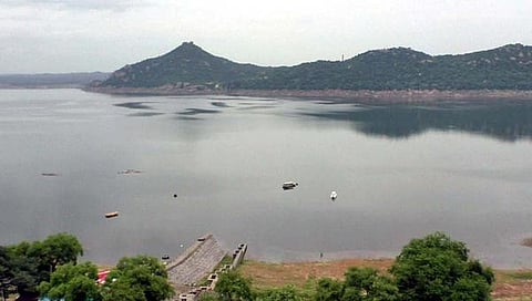 வீணாக கடலில் கலக்காமல் மேட்டூர் அணை நீர் பாதுகாக்கப்படுமா?- நிலத்தடி நீர்மட்டத்தை உயர்த்த விவசாயிகள் வேண்டுகோள்