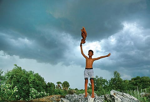 பேசும் படம்: ஒளி வண்ணங்கள்!