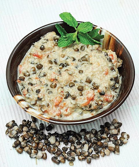 பதின் பருவக் குழந்தைகளுக்கு ஏற்ற உணவு: கறுப்பு உளுந்து கிரேவி