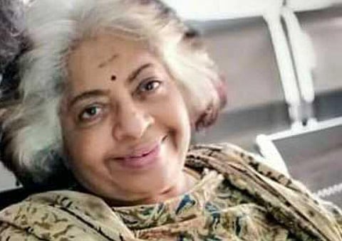 கண்கள் கலங்குகின்றன! - எழுத்தாளர் இந்துமதி