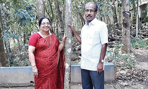 வட்டத்துக்கு வெளியே: கடவுளின் தேசத்தில் ‘காஸ்ட்லெஸ்’ குடும்பம்!