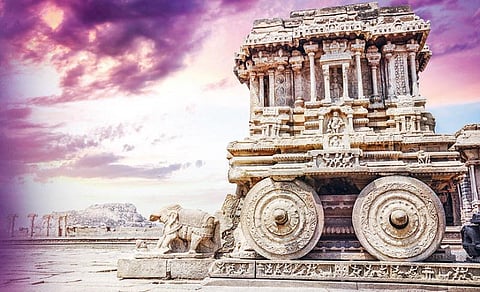 வரலாற்றை மூடும் தார் சாலைகள்!