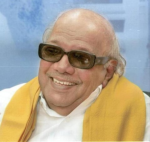 புதன் அதிகாலை 4 மணிக்கு பொதுமக்கள் அஞ்சலிக்காக கலைஞர் உடல் ராஜாஜி ஹால் வருகை