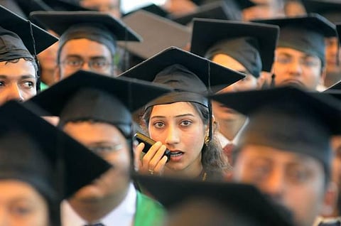 கல்விக்காக கடல் கடக்கும் தலைமுறை