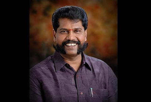 நெட்டிசன் நோட்ஸ்: நக்கீரன் கோபால் கைது - என்னங்க சார் உங்க சட்டம்?