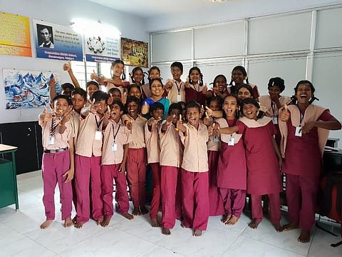 அன்பாசிரியர் 38: ராஜ ராஜேஸ்வரி- ரூ.5 லட்சம் சொந்த செலவில் பள்ளியை நவீன வசதிகளுடன் மாற்றி அமைத்த ஆசிரியை!