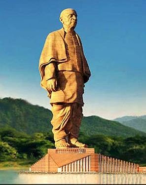 உலகின் உயரமான சர்தார் படேல் சிலை: திறப்பு விழாவுக்கு ஈபிஎஸ்ஸை அழைத்த குஜராத்