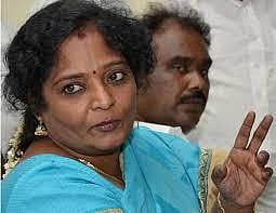 சமூக ஆர்வலர்கள் என்ற பெயரில்﻿ ﻿கடவுள் நம்பிக்கை இல்லாதவர்கள் சபரிமலை செல்வதை ஏற்க முடியாது﻿:
﻿தமிழக பாஜக தலைவர் தமிழிசை சவுந்தரராஜன் கருத்து