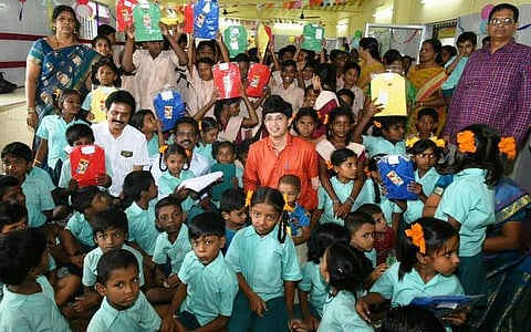 புகைப்படக்கலைஞர்களின் தீபாவளி விழா: நெகிழ்ந்துப்போன சுகாதாரத்துறை செயலர்