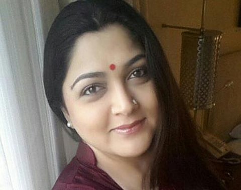 எதுக்கு சென்சார் போர்டு? - சர்கார் விவகாரம் குறித்து குஷ்பூ ட்வீட்டால் சர்ச்சை