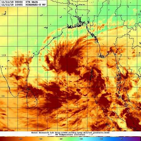 கஜா புயல் எதிரொலி: கடலூர் மாவட்டத்தில் நாளை பள்ளி - கல்லூரிகளுக்கு விடுமுறை