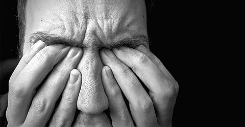 கண்ணிலே அடைப்பிருந்தால்...