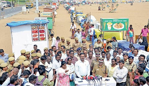 குற்றங்களைத் தடுக்கவும், அழகிய தோற்றத்துக்கும் மெரினா கடற்கரையில் கடைகளை முறைப்படுத்த நடவடிக்கை: மாநகராட்சி, காவல் ஆணையர்கள் ஆய்வு