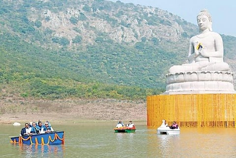 பிஹாரில் 70 அடி புத்தர் சிலை திறப்பு﻿