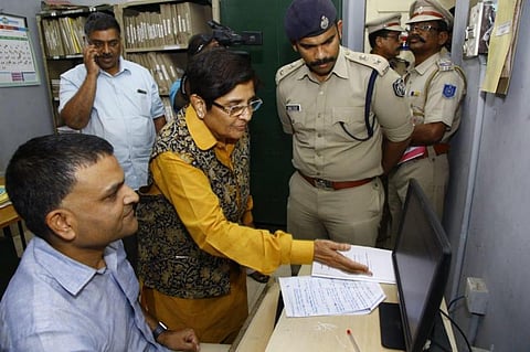 காவல் நிலையத்தில் குற்ற ஆவண முறை பராமரிப்பில்லை: வரும் 23-ல் போலீஸாருக்கும் தேர்வு நடத்த கிரண்பேடி உத்தரவு