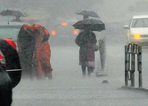 தமிழகத்தில் மழை நீடிக்கும்