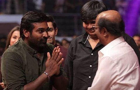 விஜய் சேதுபதினாலே வித்தியாசம்தான்: சீதக்காதி குழுவினருக்கு ரஜினி பாராட்டு