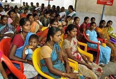 சமூக நலத் துறைக்கு போதிய நிதி ஒதுக்காததால் ﻿
﻿திருமண உதவி தொகை விண்ணப்பங்கள் 1 லட்சம் தேக்கம்﻿: ﻿குழந்தை பிறந்தும் நிதி கிடைக்காமல் தாய்மார்கள் தவிப்பு﻿