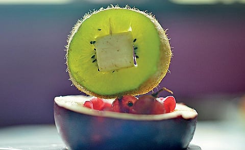 அலங்கரித்துச் சாப்பிடலாம்! - ஆப்பிள் பூந்தொட்டி