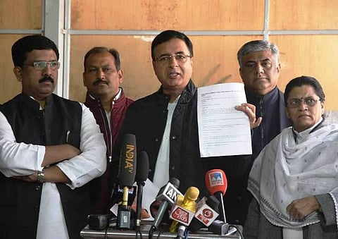 மனோகர் பாரிக்கர் படுக்கை அறையில் ரஃபேல் ரகசிய ஆவணங்களா? மோடி விளக்கம் அளிக்க காங்கிரஸ் வலியுறுத்தல்