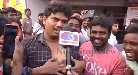 ரஜினியைப் பற்றி அநாகரிக விமர்சனம்: எல்லை மீறும் அஜித் ரசிகர்கள்