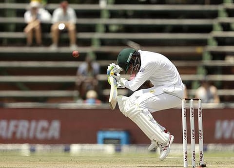 டெஸ்ட் போட்டியில் பாகிஸ்தான் பேட்டிங்கை காலி செய்த பவுலர் தெ.ஆ. ஒருநாள் அணியில்: ஸ்டெய்ன், டி காக் இல்லை