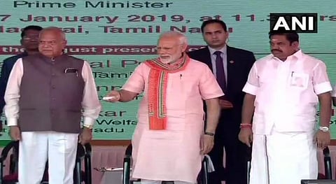 எய்ம்ஸ் மருத்துவமனைக்கு அடிக்கல் நாட்டினார் பிரதமர் மோடி: பல்வேறு திட்டங்களும் தொடங்கி வைப்பு