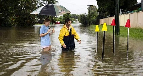 100 ஆண்டுகளில் இல்லாத வெள்ளம்: ஆஸ்திரேலியாவில் ஆயிரக்கனக்கான மக்கள் தவிப்பு: சாலையில் முதலை நடமாட்டம்
