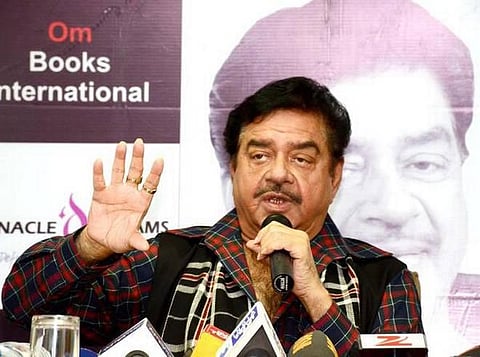 அந்த வங்கத்து பெண் புலியிடம் ஏன் பிரச்சினை செய்கிறீர்கள்?- மம்தாவை புகழ்ந்த சத்ருகன் சின்ஹா