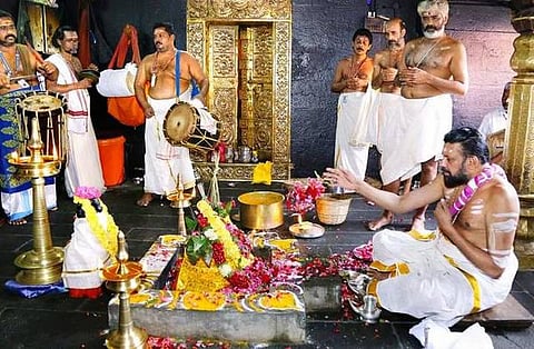 சபரிமலை கோயிலில் பெண்கள் நுழைந்ததால் பரிகாரபூஜை நடந்ததா? - தந்திரி விளக்கம்