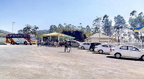 பெண் ஐஏஎஸ் அதிகாரியை மூளையற்றவர் எனத் திட்டிய கேரள எம்எல்ஏ