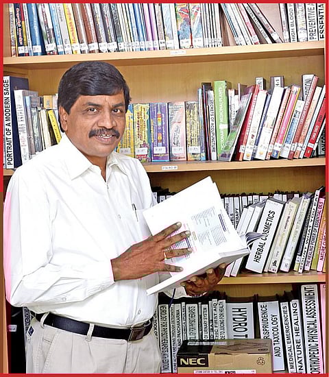 லட்சியவாதிகளை உருவாக்கும் கவிஞர்!- தன்னம்பிக்கை பேச்சாளர் கவிதாசன்