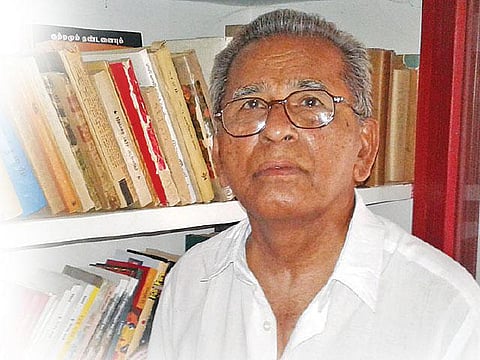 இலக்கியவாதிகளை கவுரவிக்கும் எழுத்தாளர்!- நாமக்கல் கு.சின்னப்ப பாரதி