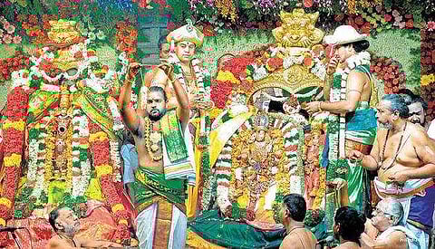 மதுரையில் வாக்களிக்கும் நேரத்தை அதிகப்படுத்த கோரிக்கை; மாவட்ட ஆட்சித்தலைவர் தகவல்