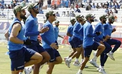 மொயின் அலியைப் போல் இந்திய அணியை தடை செய்ய வேண்டும்:  ராணுவ தொப்பி அணிந்த விவகாரத்தில் ஐசிசியிடம் பாக். வாரியம் வலியுறுத்தல்